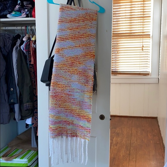 Large Anthropologie scarf - Picture 2 of 2